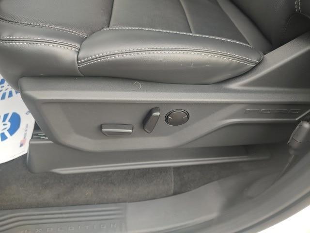 new 2025 Ford Expedition car, priced at $87,925