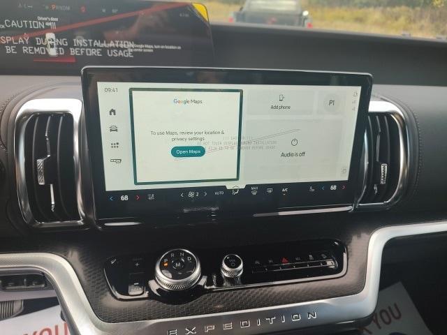 new 2025 Ford Expedition car, priced at $87,925