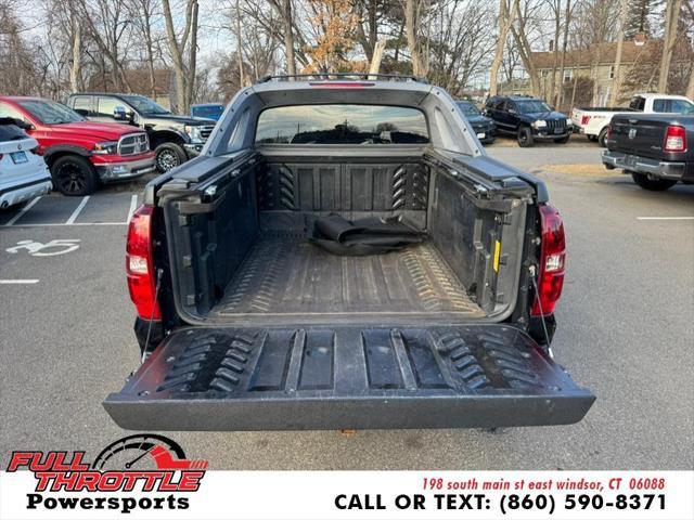 used 2009 Chevrolet Avalanche car, priced at $7,999