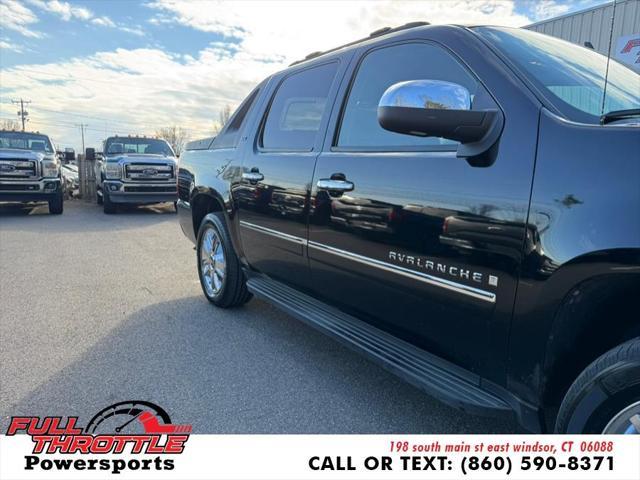 used 2009 Chevrolet Avalanche car, priced at $7,999