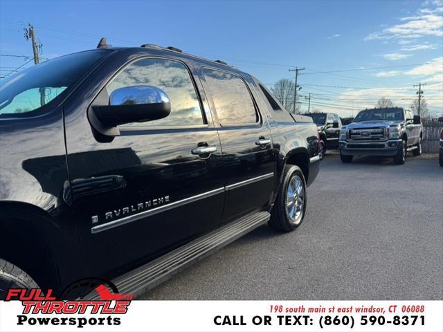 used 2009 Chevrolet Avalanche car, priced at $7,999