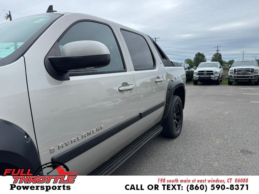 used 2008 Chevrolet Avalanche car, priced at $7,999