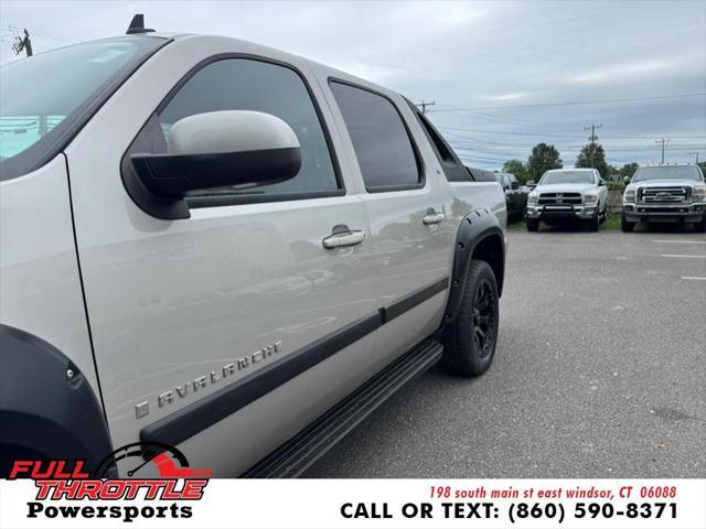 used 2008 Chevrolet Avalanche car, priced at $7,999