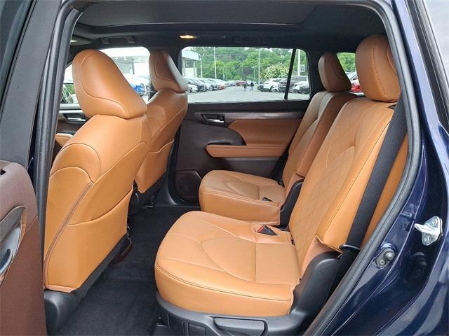 used 2022 Toyota Highlander car, priced at $34,500