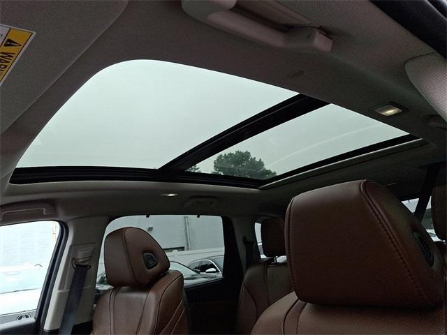 used 2023 Acura MDX car, priced at $42,800