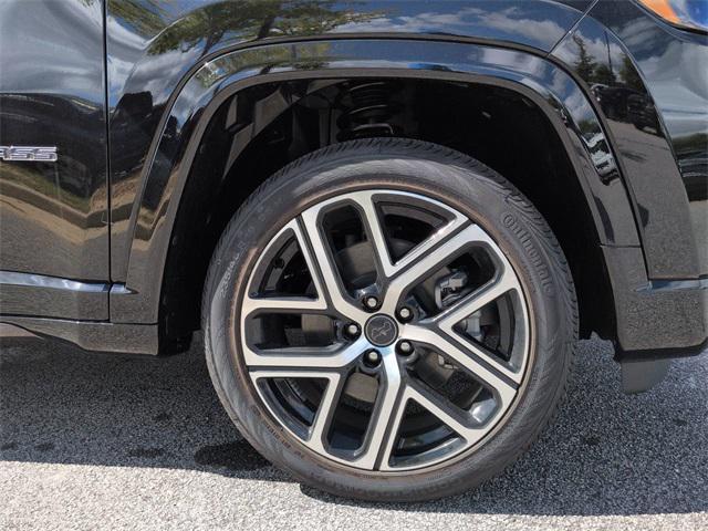 new 2025 Jeep Compass car, priced at $35,889