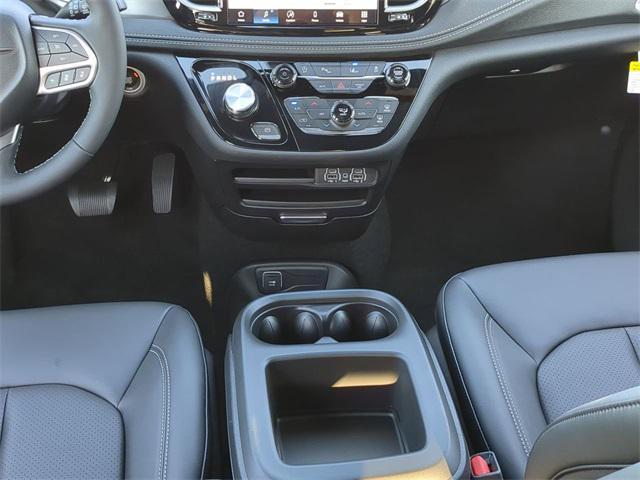 new 2025 Chrysler Pacifica car, priced at $38,615