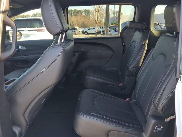 new 2025 Chrysler Pacifica car, priced at $38,615