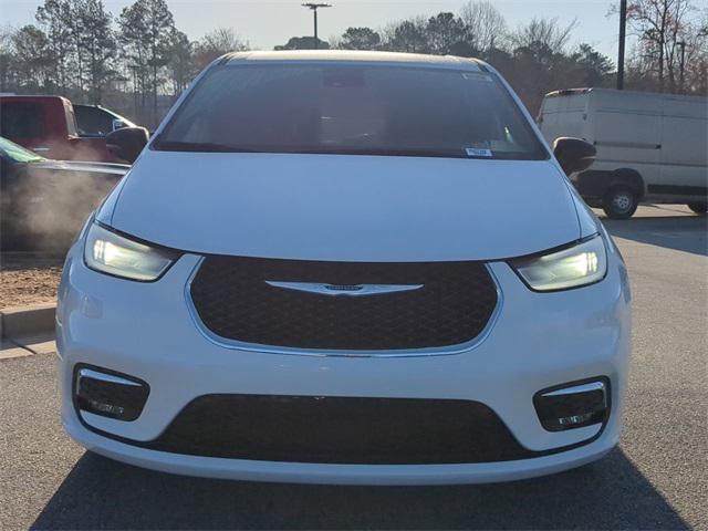 new 2025 Chrysler Pacifica car, priced at $38,615