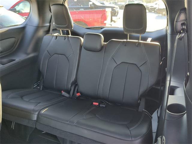 new 2025 Chrysler Pacifica car, priced at $38,615