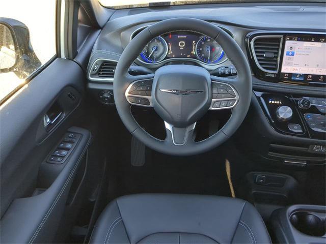 new 2025 Chrysler Pacifica car, priced at $38,615