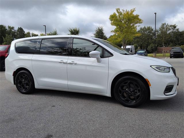 used 2022 Chrysler Pacifica Hybrid car, priced at $28,468