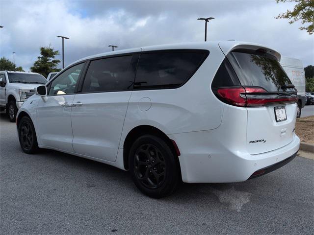 used 2022 Chrysler Pacifica Hybrid car, priced at $28,468