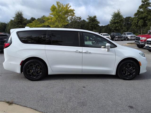 used 2022 Chrysler Pacifica Hybrid car, priced at $28,468