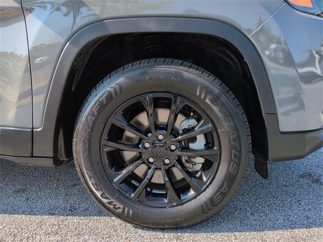 used 2023 Jeep Cherokee car, priced at $23,969
