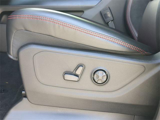 new 2025 Ram 1500 car, priced at $65,634