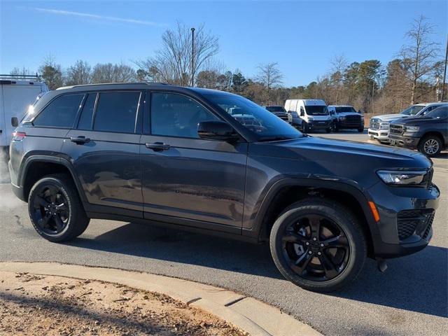 new 2025 Jeep Grand Cherokee car, priced at $40,649