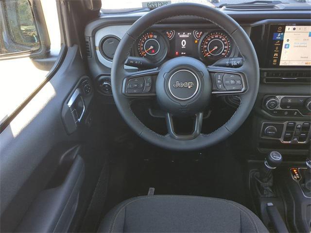new 2025 Jeep Gladiator car, priced at $43,178