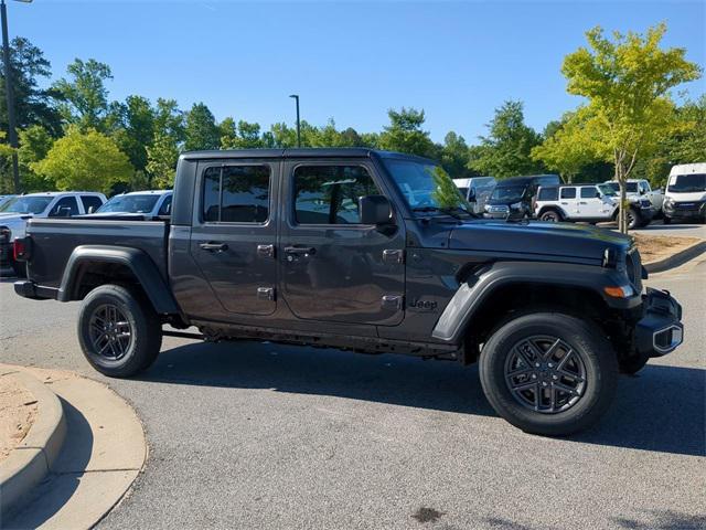 new 2025 Jeep Gladiator car, priced at $43,178
