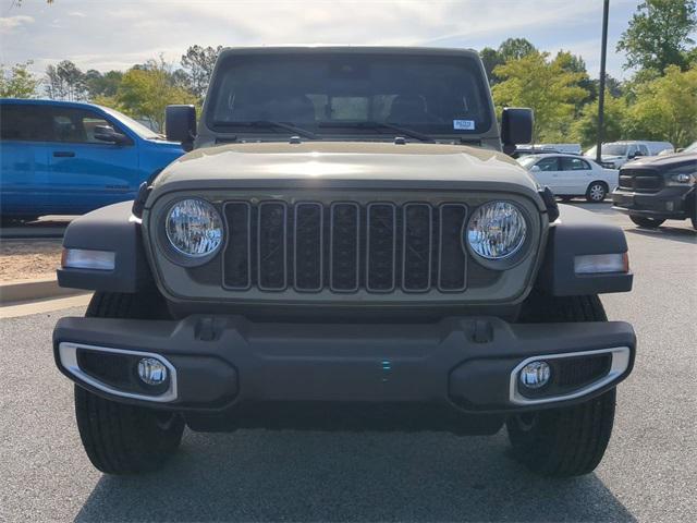 new 2025 Jeep Gladiator car, priced at $43,178