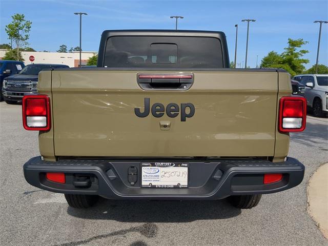 new 2025 Jeep Gladiator car, priced at $43,178