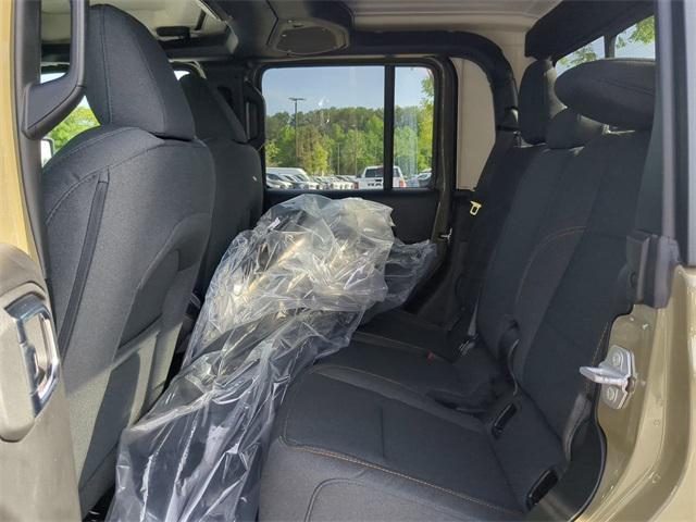 new 2025 Jeep Gladiator car, priced at $43,178