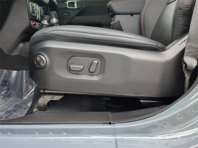 new 2025 Jeep Gladiator car, priced at $55,420