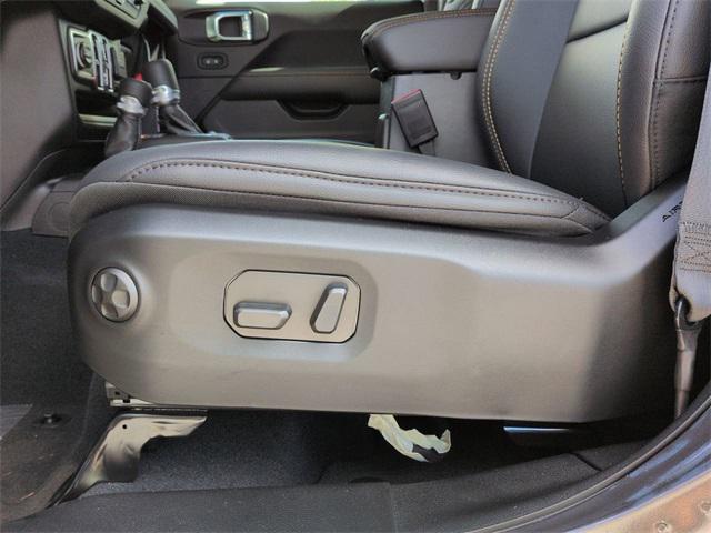 new 2025 Jeep Wrangler car, priced at $53,860