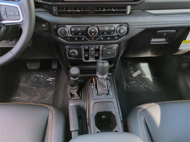 new 2025 Jeep Wrangler car, priced at $53,860