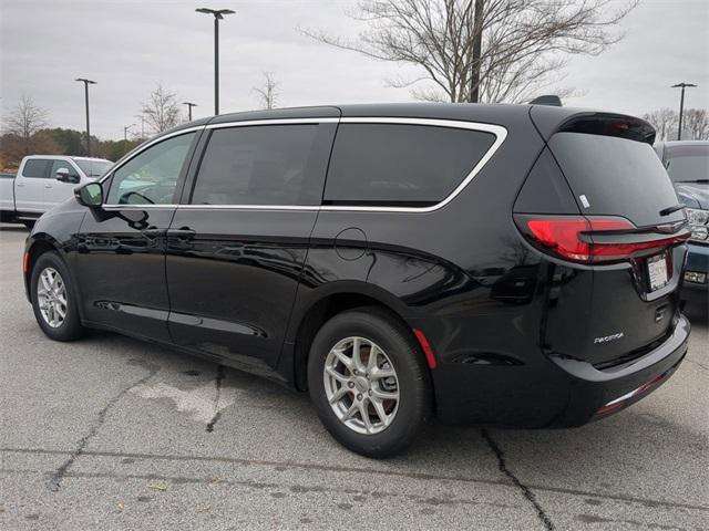 new 2025 Chrysler Pacifica car, priced at $40,262