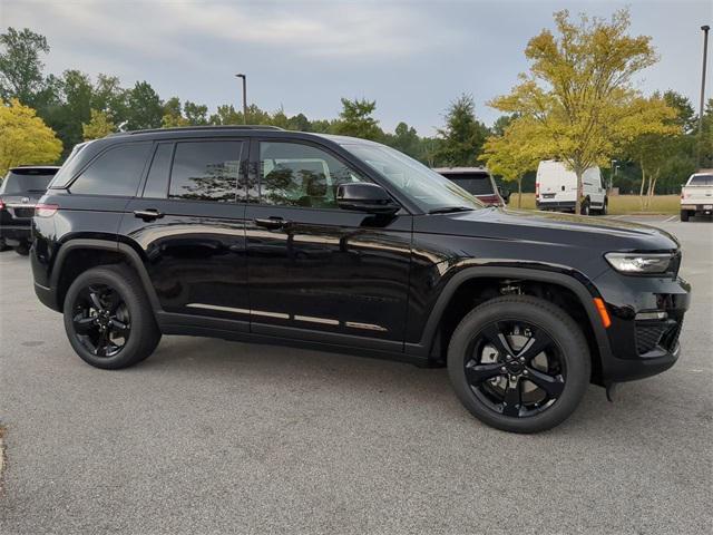 new 2025 Jeep Grand Cherokee car, priced at $45,498