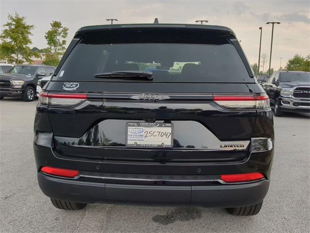 new 2025 Jeep Grand Cherokee car, priced at $45,498