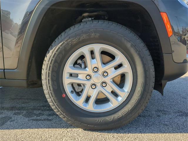 new 2025 Jeep Grand Cherokee car, priced at $35,835