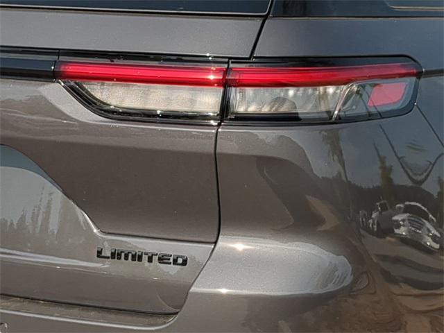 new 2025 Jeep Grand Cherokee car, priced at $49,086