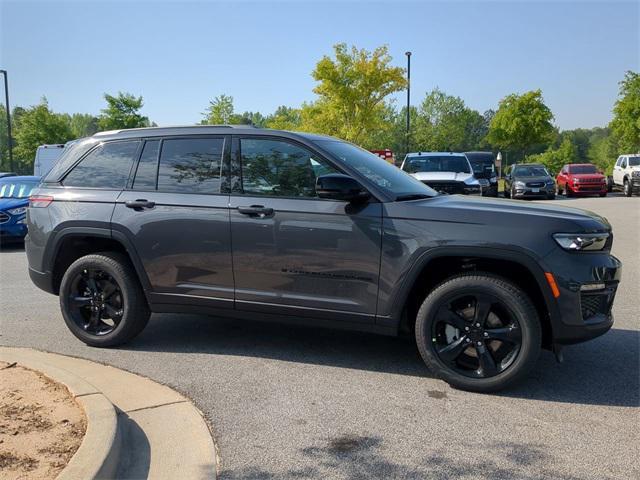 new 2025 Jeep Grand Cherokee car, priced at $49,086