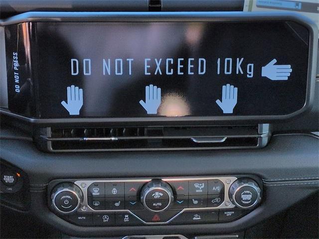 new 2025 Jeep Gladiator car, priced at $45,954