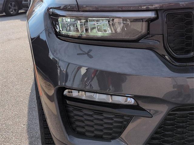 new 2025 Jeep Grand Cherokee car, priced at $42,006