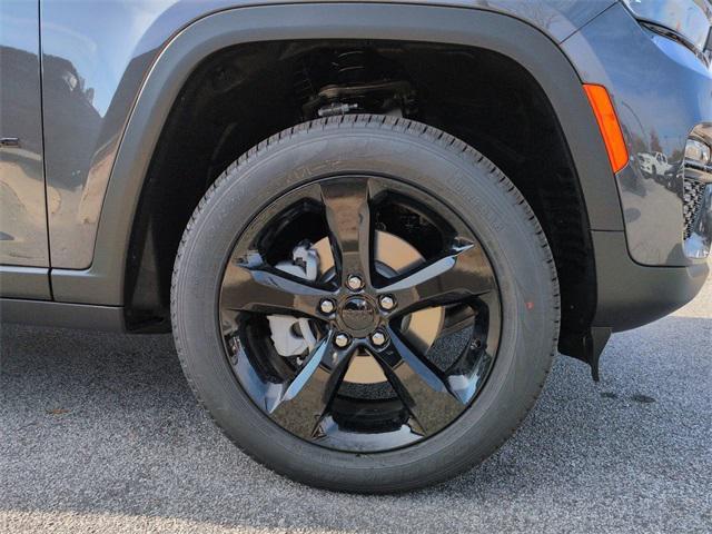 new 2025 Jeep Grand Cherokee car, priced at $42,006