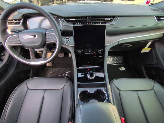 new 2025 Jeep Grand Cherokee car, priced at $42,006