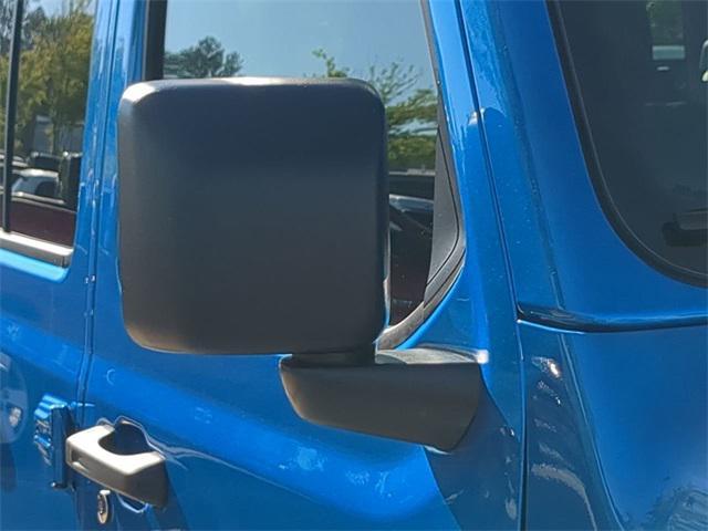 new 2025 Jeep Gladiator car, priced at $43,178