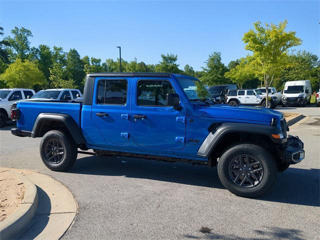 new 2025 Jeep Gladiator car, priced at $43,178