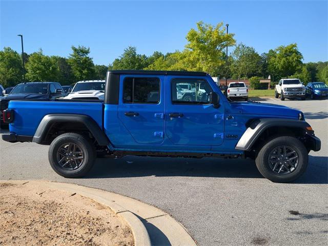 new 2025 Jeep Gladiator car, priced at $43,178