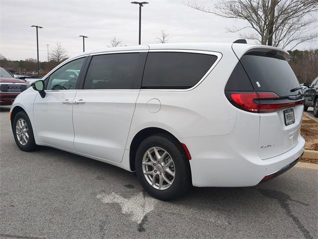 new 2025 Chrysler Pacifica car, priced at $40,262