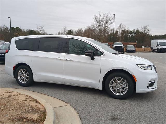 new 2025 Chrysler Pacifica car, priced at $40,262