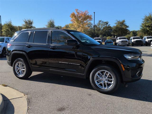new 2025 Jeep Grand Cherokee car, priced at $37,076