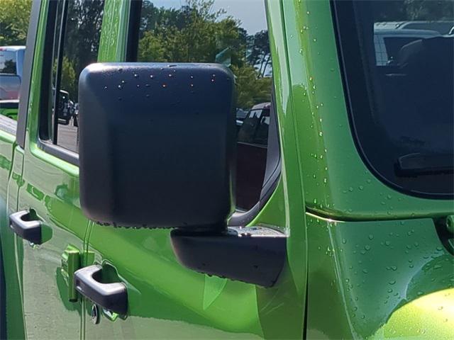 new 2025 Jeep Gladiator car, priced at $43,178