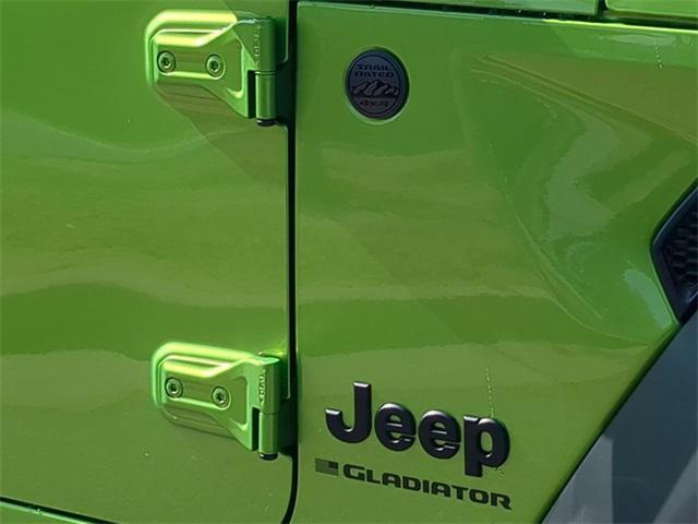 new 2025 Jeep Gladiator car, priced at $43,178