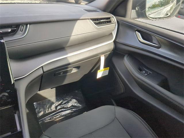 new 2025 Jeep Grand Cherokee L car, priced at $39,040