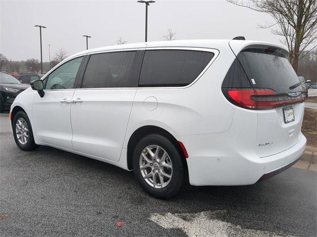 new 2024 Chrysler Pacifica car, priced at $48,678