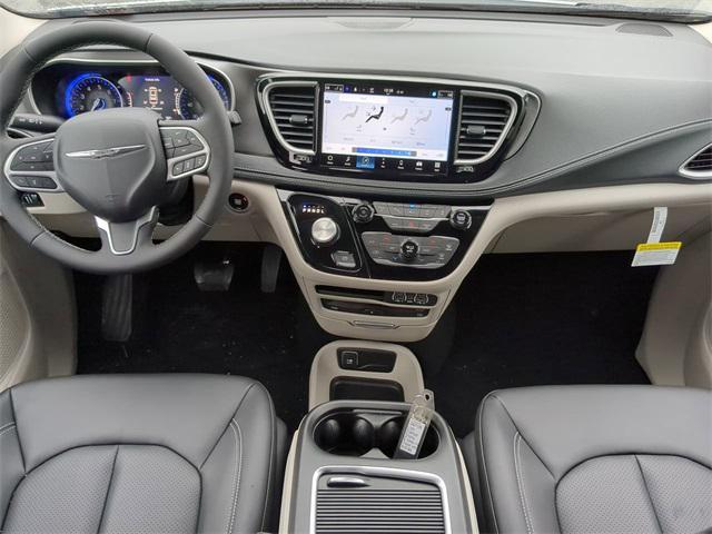 new 2024 Chrysler Pacifica car, priced at $48,678